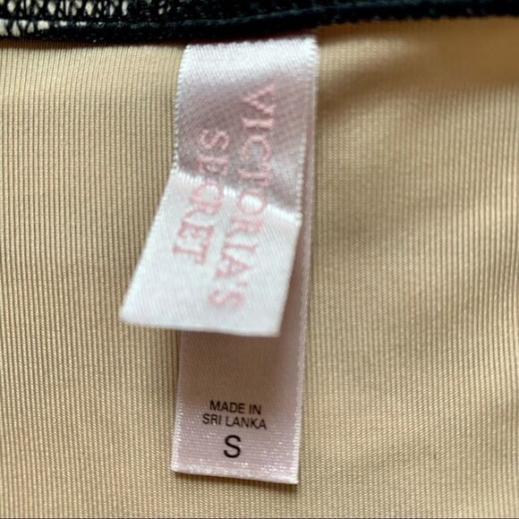 Victoria’s Secret Bikini Bottoms - Picture 11 of 14